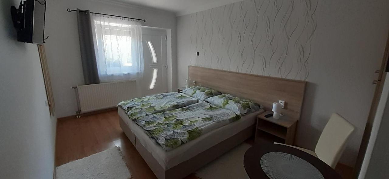 Hajnalka Vendeghaz Hotel Bük Exterior foto