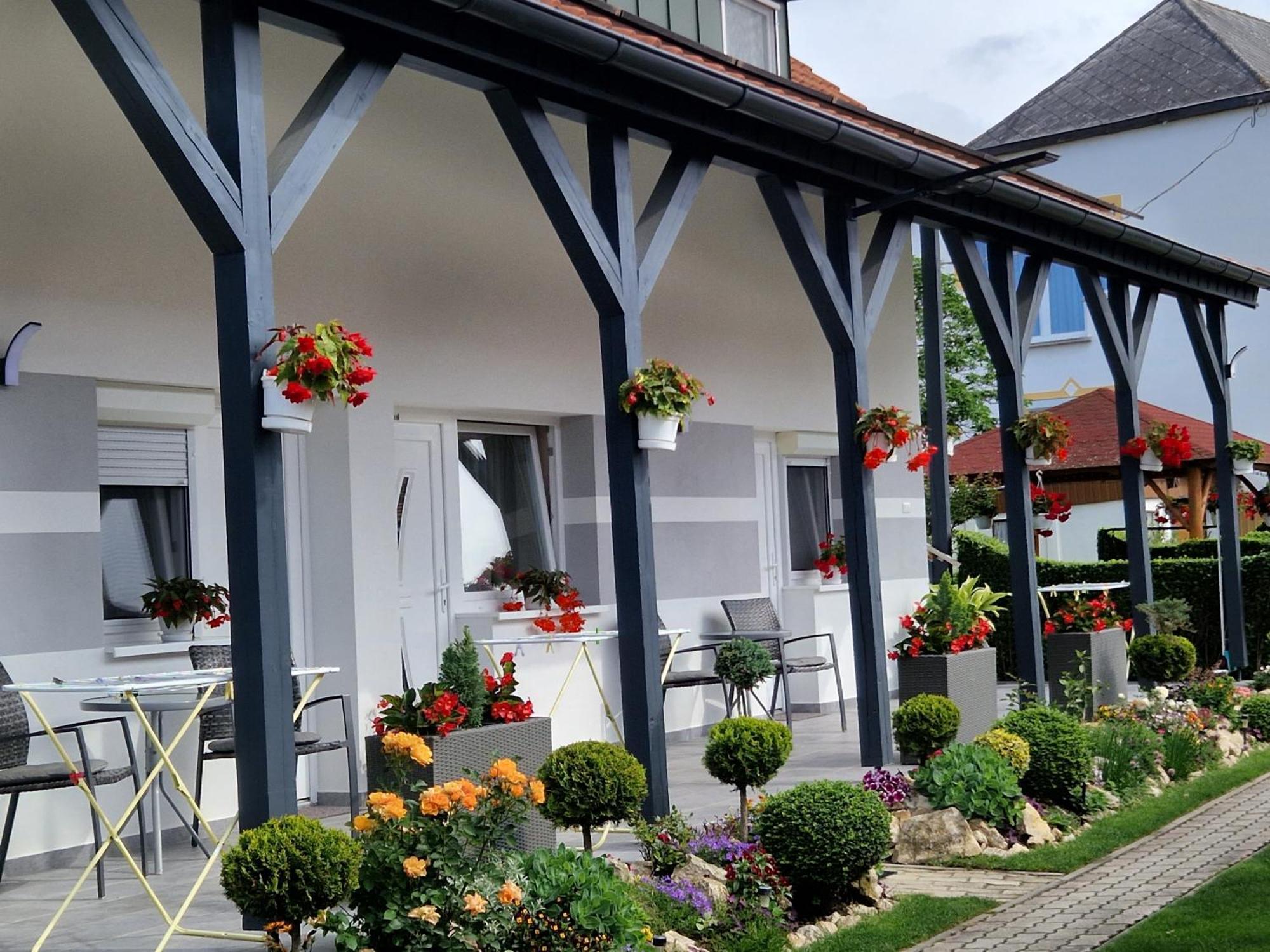 Hajnalka Vendeghaz Hotel Bük Exterior foto