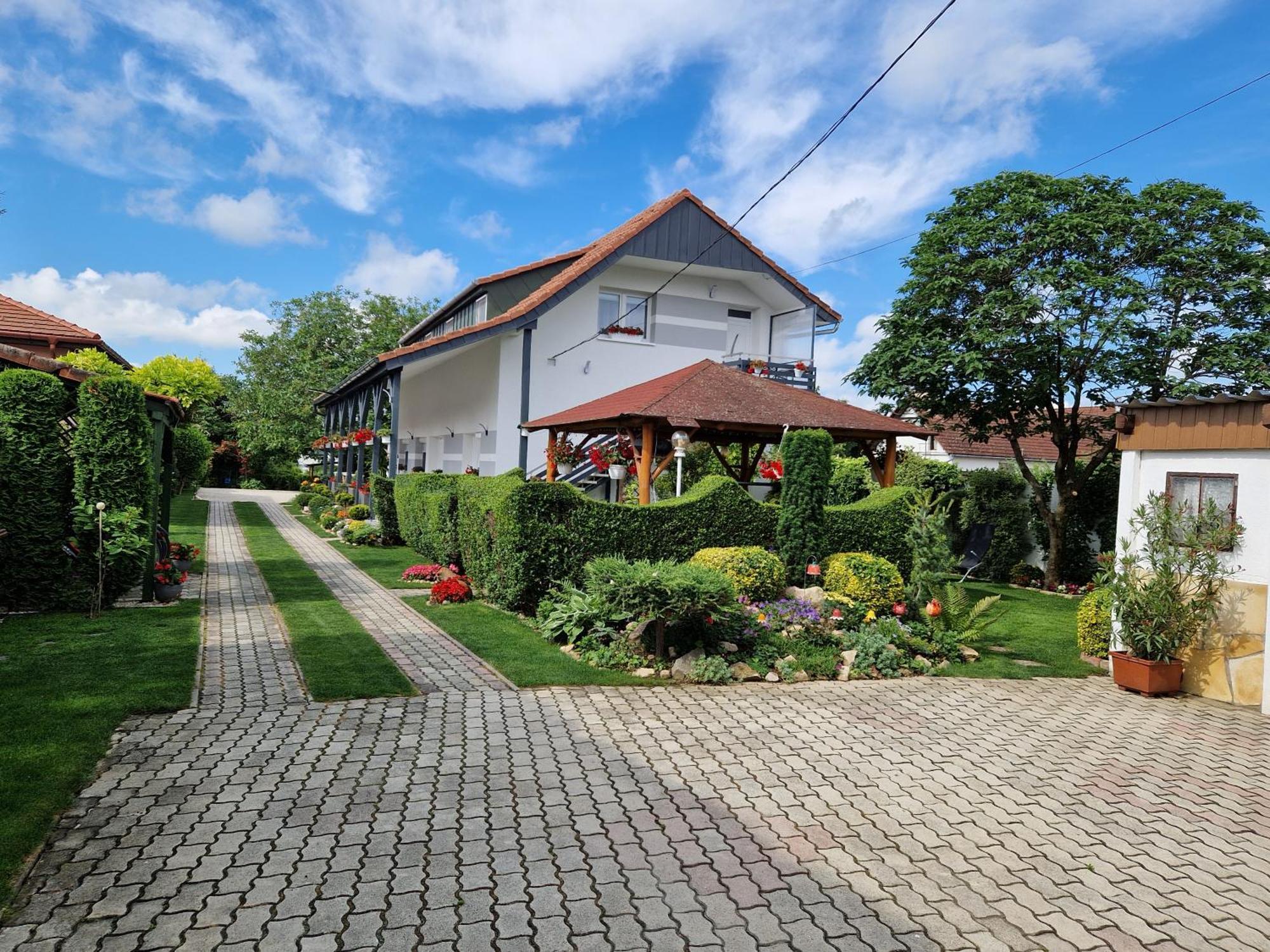 Hajnalka Vendeghaz Hotel Bük Exterior foto